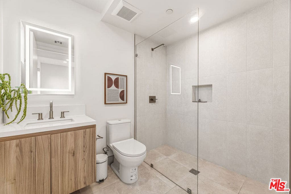 3659 Regal Pl, Los Angeles, Ca 90068, Usa, #3659 1/2, Los Angeles, CA 90068
