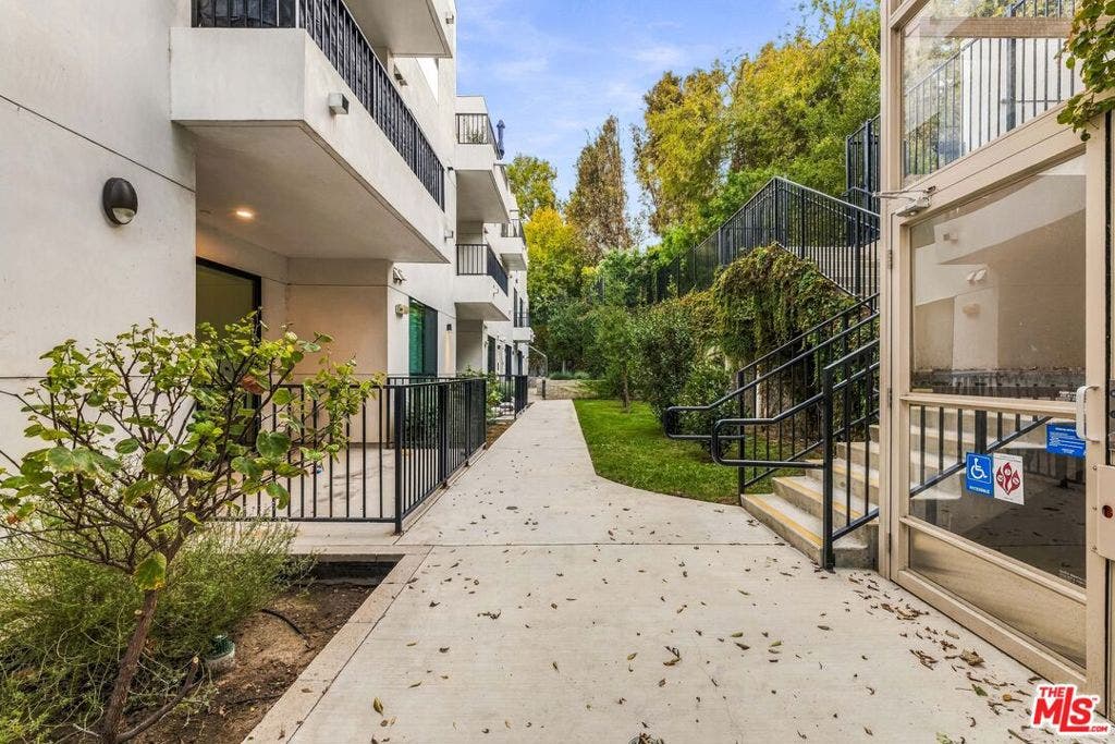 3659 Regal Pl, Los Angeles, Ca 90068, Usa, #3659 1/2, Los Angeles, CA 90068