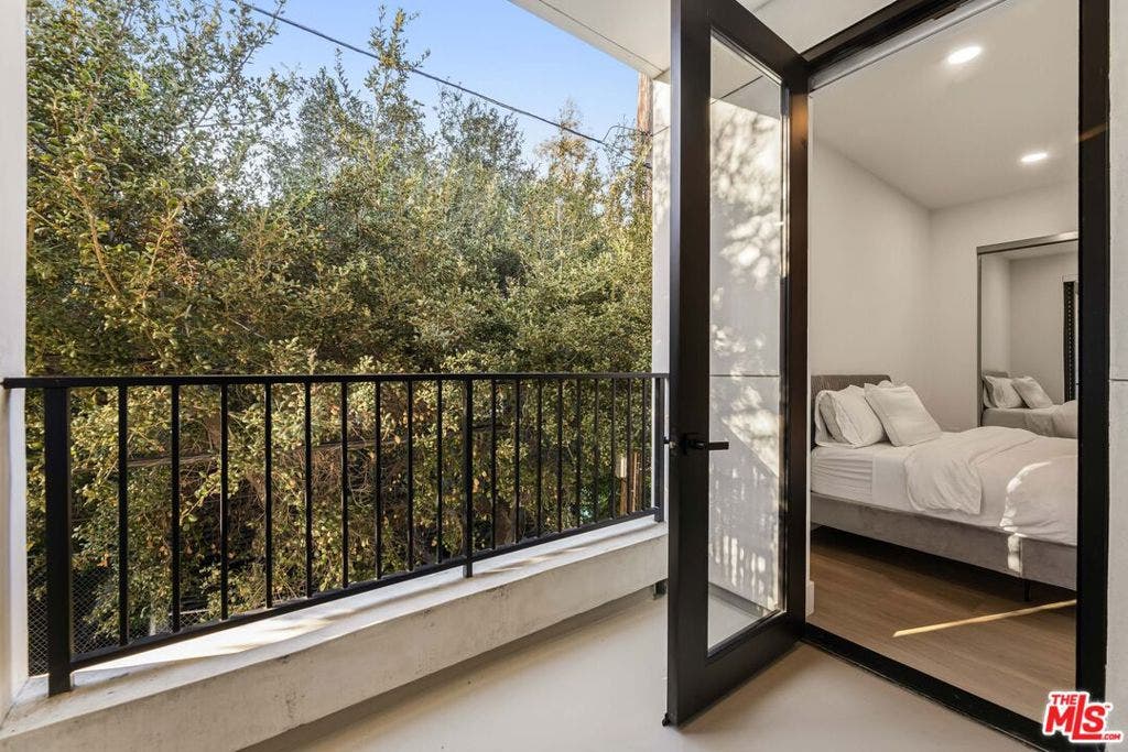 3659 Regal Pl, Los Angeles, Ca 90068, Usa, #3659 1/2, Los Angeles, CA 90068