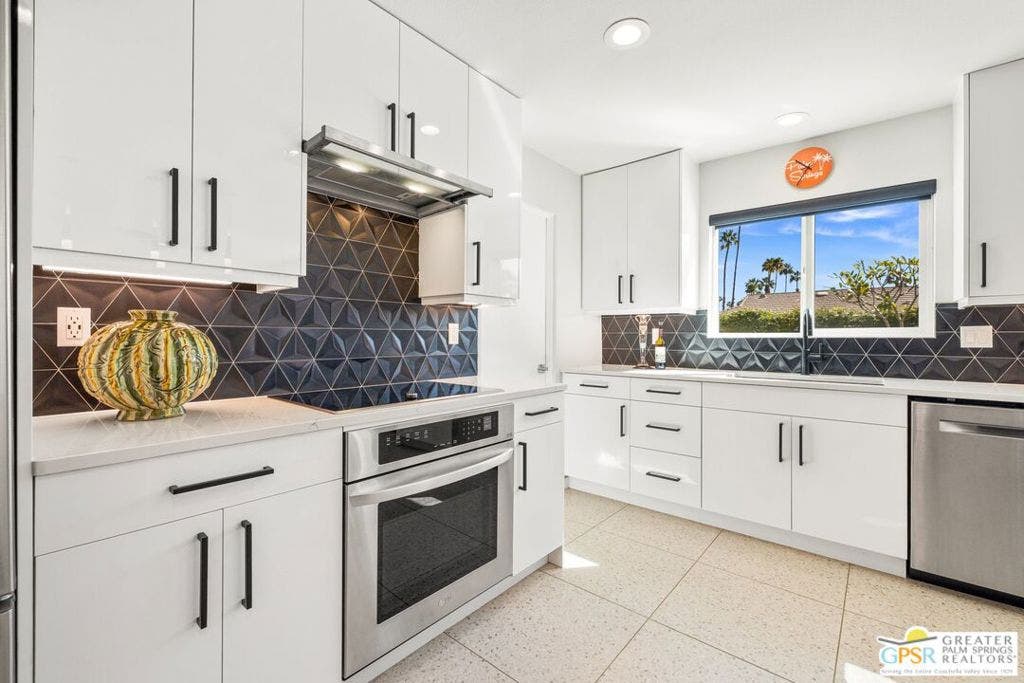 1244 S San Mateo Drive, Palm Springs, CA 92264