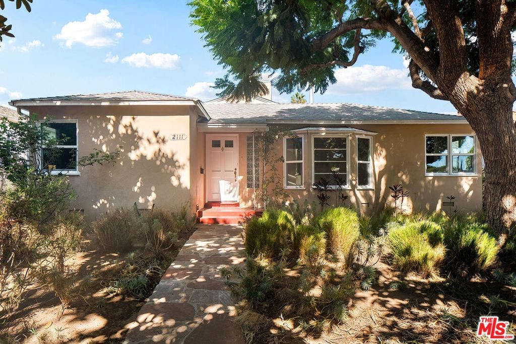 2111 Oak Street, Santa Monica, CA 90405 2111 Oak Street, Santa Monica, CA 90405