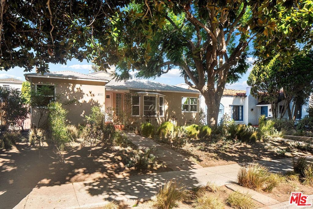 2111 Oak Street, Santa Monica, CA 90405 2111 Oak Street, Santa Monica, CA 90405