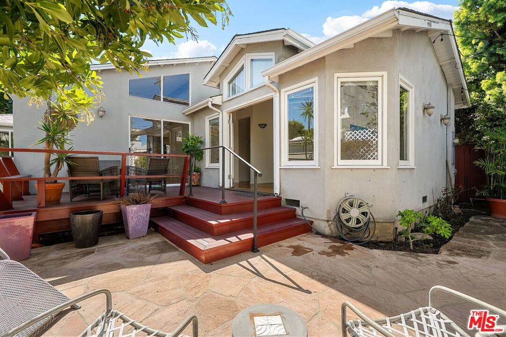 2111 Oak Street, Santa Monica, CA 90405 2111 Oak Street, Santa Monica, CA 90405
