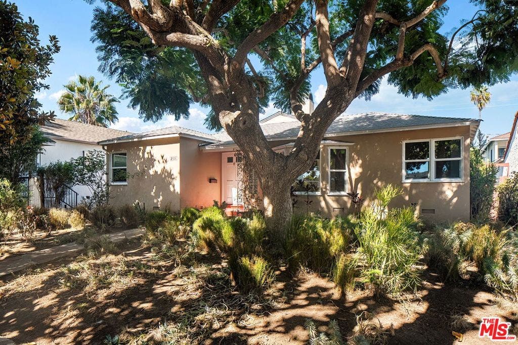 2111 Oak Street, Santa Monica, CA 90405 2111 Oak Street, Santa Monica, CA 90405