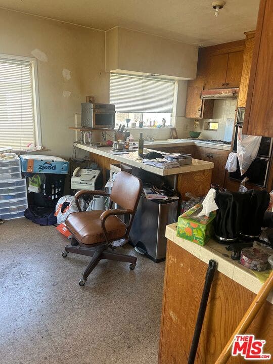 1329 S Hoover Street, Los Angeles, CA 90006 1329 S Hoover Street, Los Angeles, CA 90006