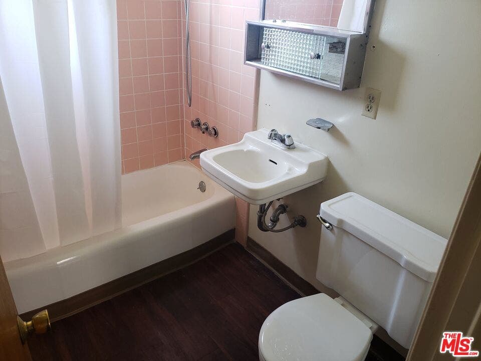1329 S Hoover Street, Los Angeles, CA 90006 1329 S Hoover Street, Los Angeles, CA 90006