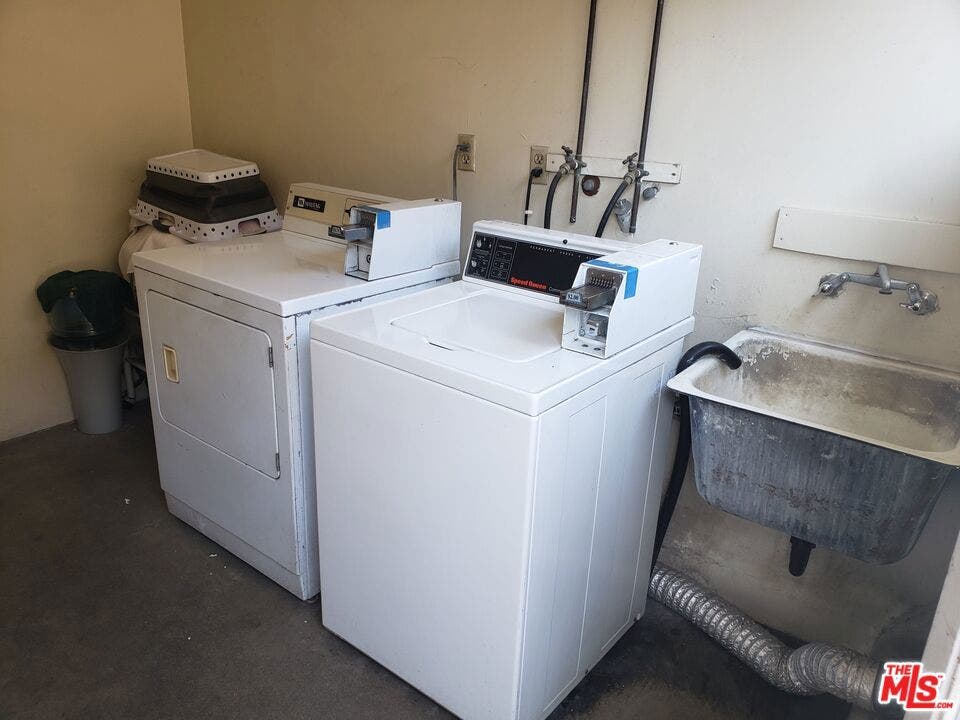 1329 S Hoover Street, Los Angeles, CA 90006 1329 S Hoover Street, Los Angeles, CA 90006