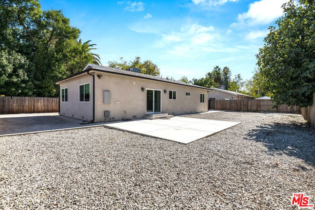 19218 Lanark, Reseda, CA 91335 19218 Lanark, Reseda, CA 91335