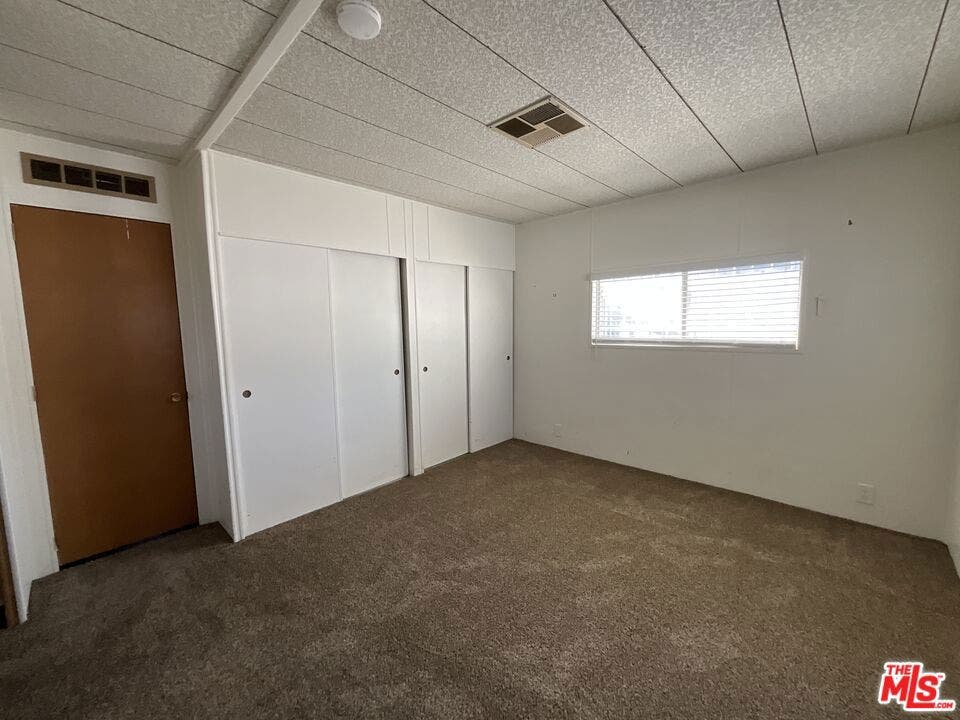 1014 W Johnston Avenue, Hemet, CA 92543