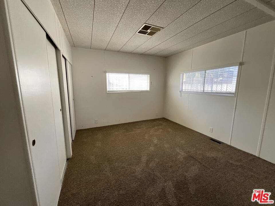 1014 W Johnston Avenue, Hemet, CA 92543