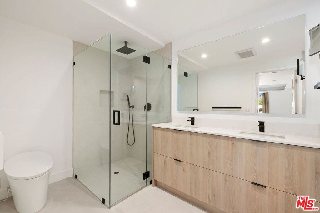 1100 Alta Loma Road, #1002, West Hollywood, CA 90069