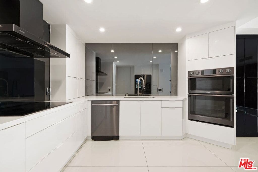 1100 Alta Loma Road, #1002, West Hollywood, CA 90069