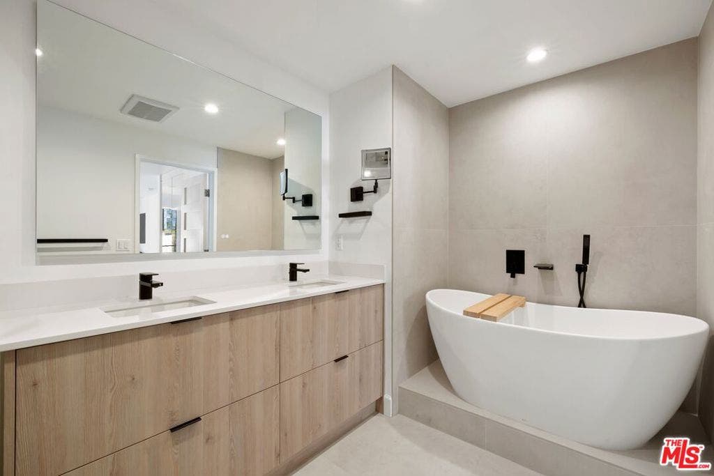 1100 Alta Loma Road, #1002, West Hollywood, CA 90069