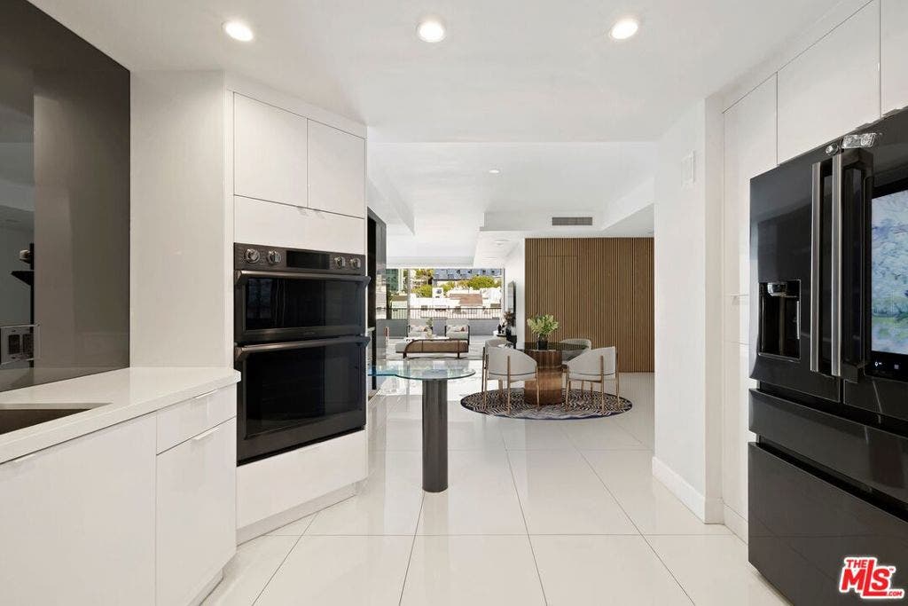 1100 Alta Loma Road, #1002, West Hollywood, CA 90069
