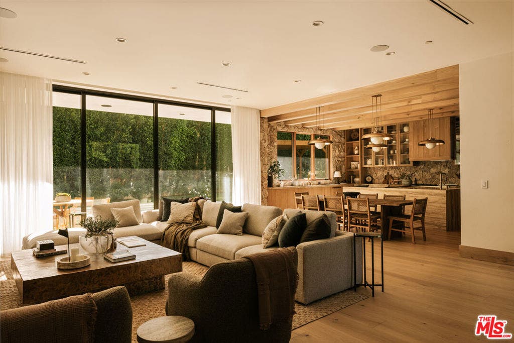 12114 Inavale Place, Los Angeles, CA 90049