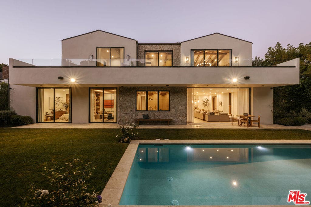 12114 Inavale Place, Los Angeles, CA 90049