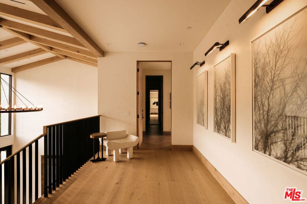 12114 Inavale Place, Los Angeles, CA 90049
