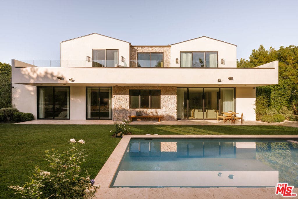 12114 Inavale Place, Los Angeles, CA 90049
