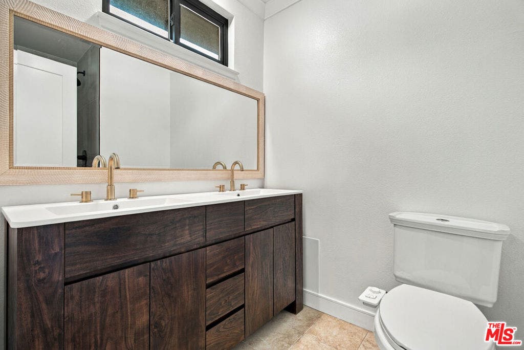 1088 W 11th Street, Upland, CA 91786 1088 W 11th Street, Upland, CA 91786