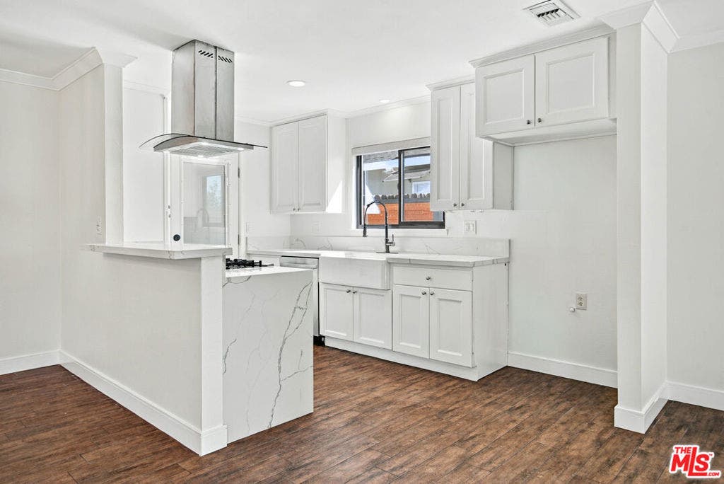 1088 W 11th Street, Upland, CA 91786 1088 W 11th Street, Upland, CA 91786