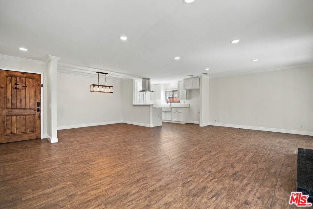 1088 W 11th Street, Upland, CA 91786 1088 W 11th Street, Upland, CA 91786