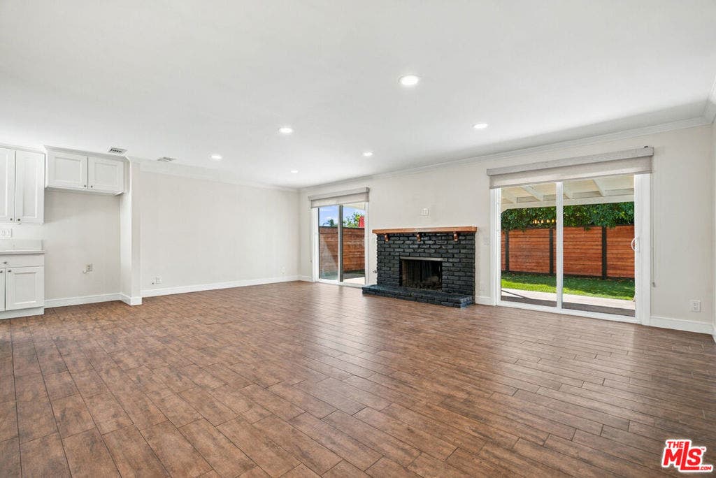 1088 W 11th Street, Upland, CA 91786 1088 W 11th Street, Upland, CA 91786