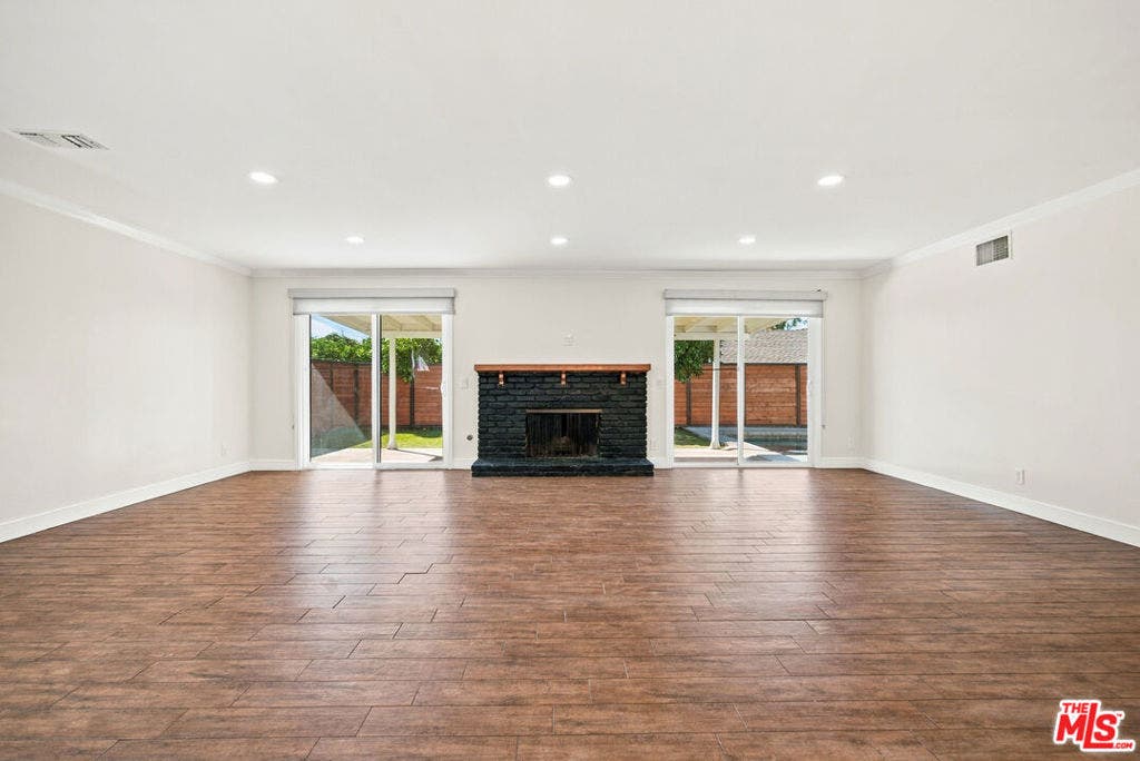 1088 W 11th Street, Upland, CA 91786 1088 W 11th Street, Upland, CA 91786