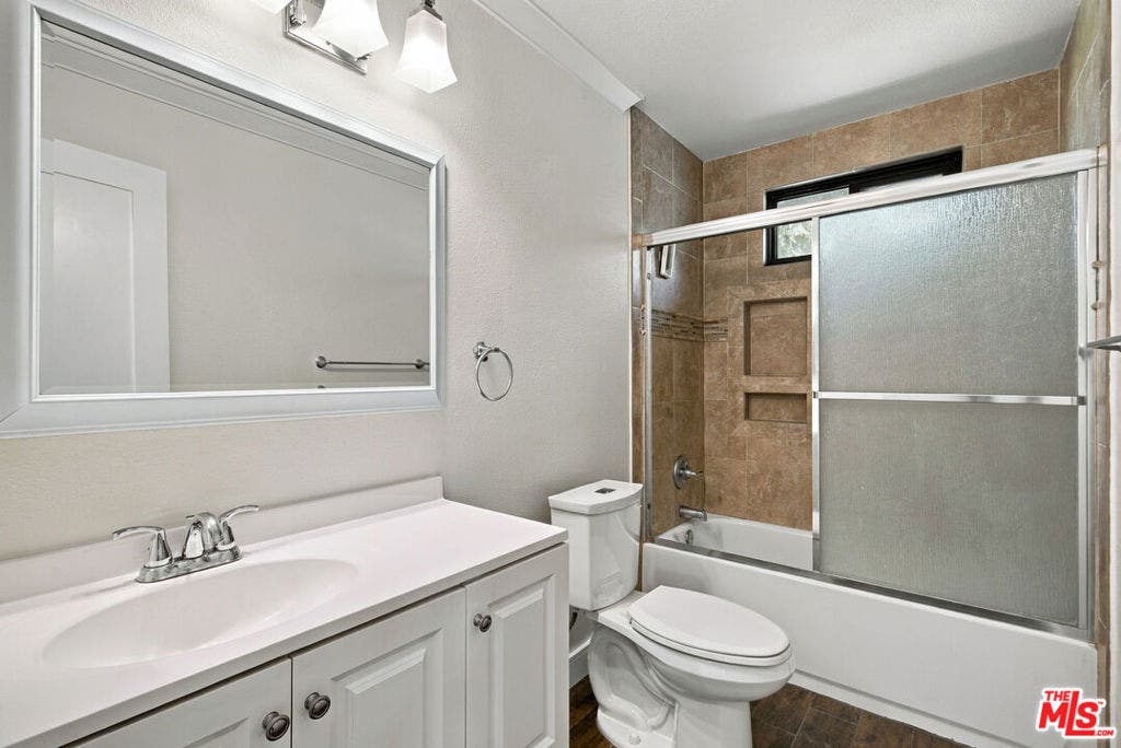 1088 W 11th Street, Upland, CA 91786 1088 W 11th Street, Upland, CA 91786