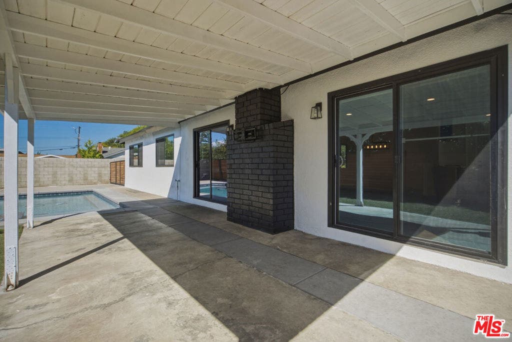 1088 W 11th Street, Upland, CA 91786 1088 W 11th Street, Upland, CA 91786
