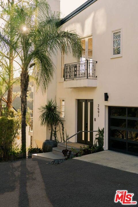Property photo for 2591 Leicester Drive, Los Angeles, CA