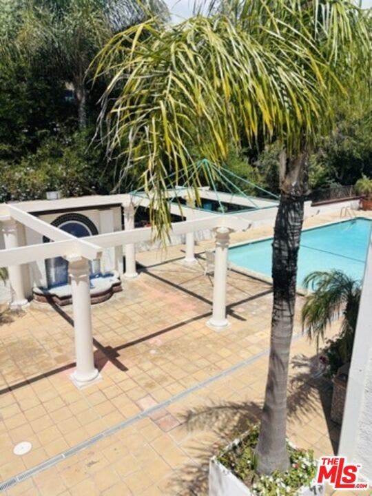 26664 Seagull Way, #A211, Malibu, CA 90265 hot tub and pool