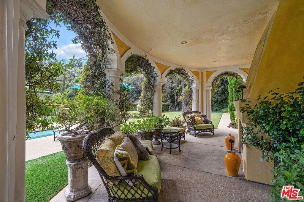 13935 Durham Road, Beverly Hills, CA 90210 13935 Durham Road, Beverly Hills, CA 90210