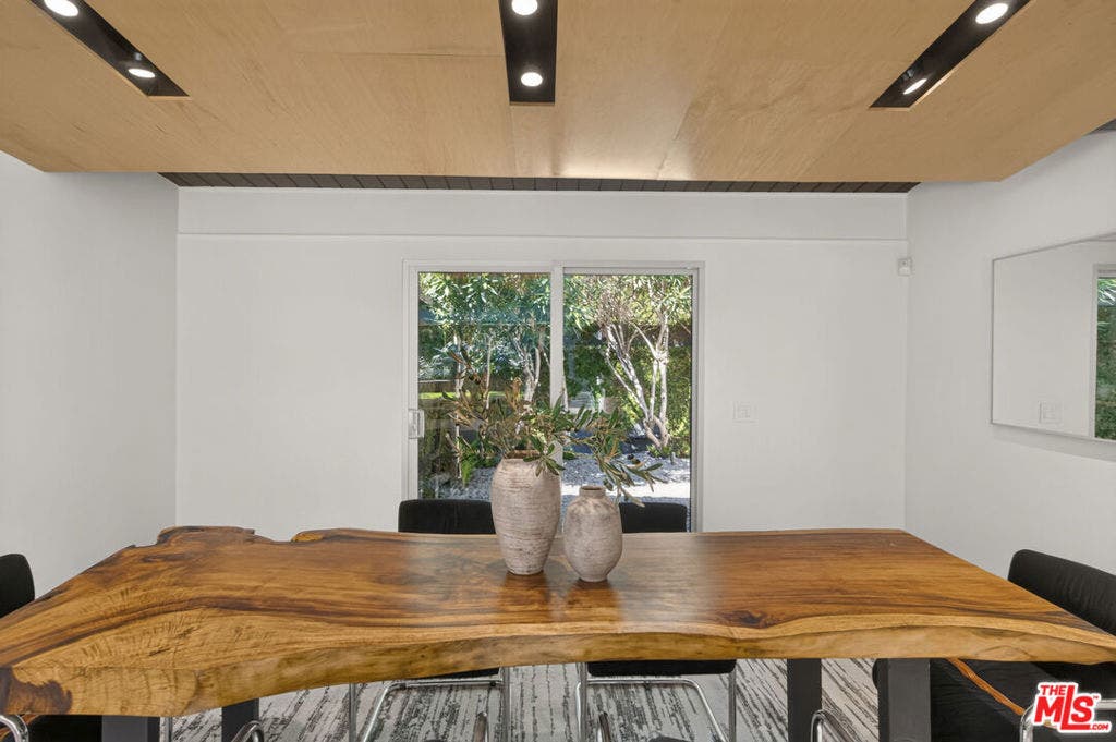 2538 Hutton Drive, Beverly Hills, CA 90210 2538 Hutton Drive, Beverly Hills, CA 90210