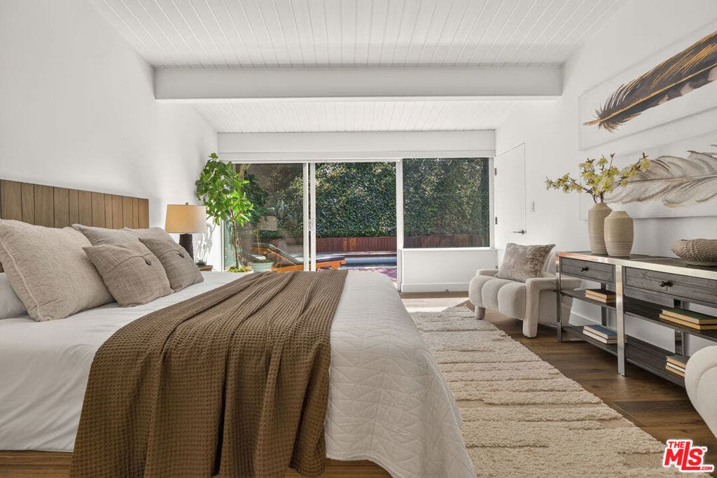 2538 Hutton Drive, Beverly Hills, CA 90210 2538 Hutton Drive, Beverly Hills, CA 90210