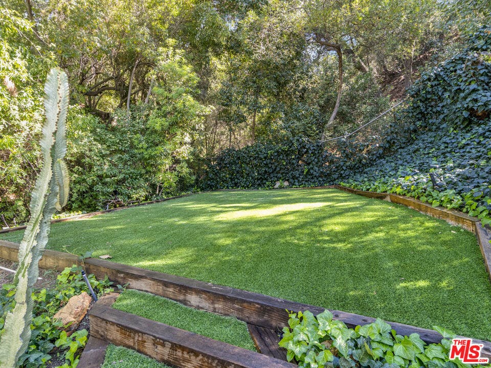 2538 Hutton Drive, Beverly Hills, CA 90210 2538 Hutton Drive, Beverly Hills, CA 90210