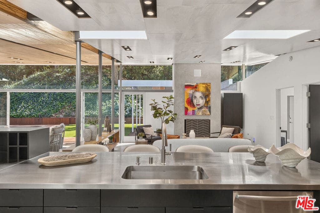 2538 Hutton Drive, Beverly Hills, CA 90210 2538 Hutton Drive, Beverly Hills, CA 90210