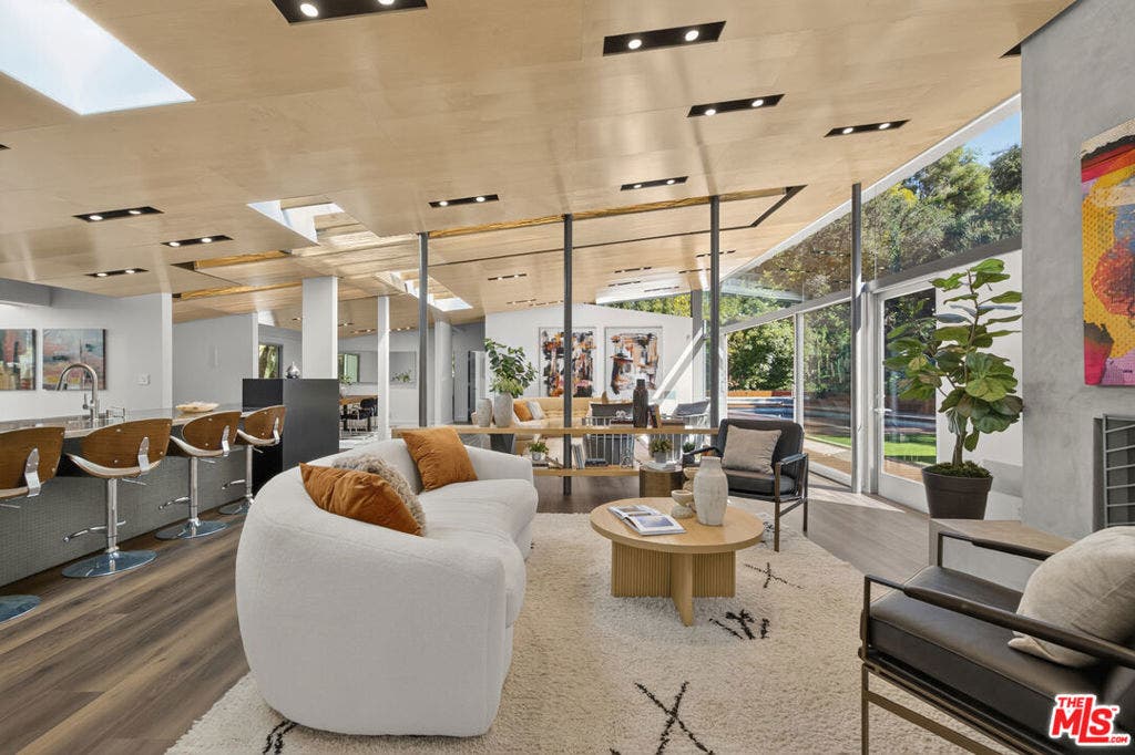 2538 Hutton Drive, Beverly Hills, CA 90210 2538 Hutton Drive, Beverly Hills, CA 90210