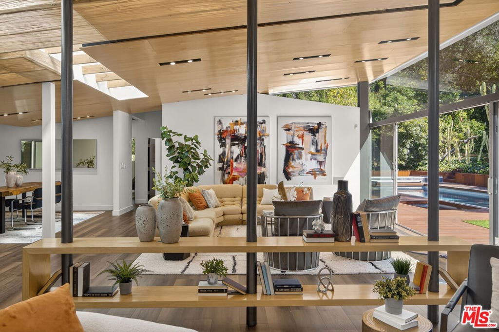 2538 Hutton Drive, Beverly Hills, CA 90210 2538 Hutton Drive, Beverly Hills, CA 90210