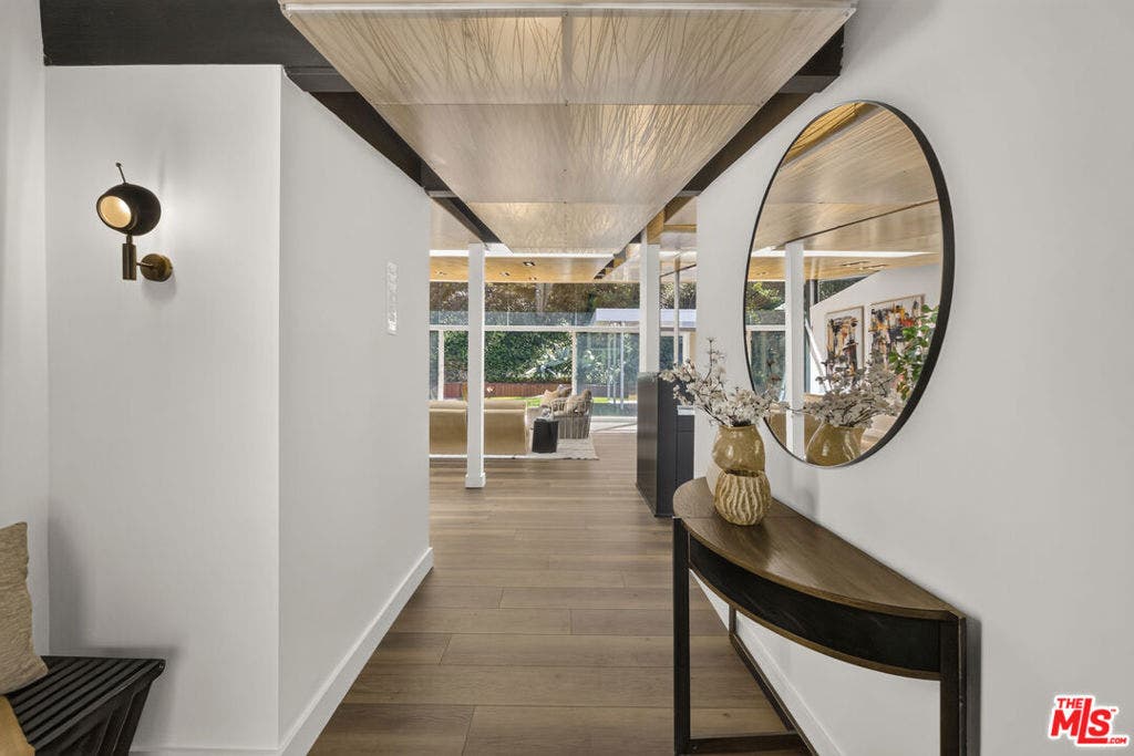 2538 Hutton Drive, Beverly Hills, CA 90210 2538 Hutton Drive, Beverly Hills, CA 90210