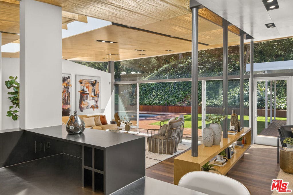 2538 Hutton Drive, Beverly Hills, CA 90210 2538 Hutton Drive, Beverly Hills, CA 90210