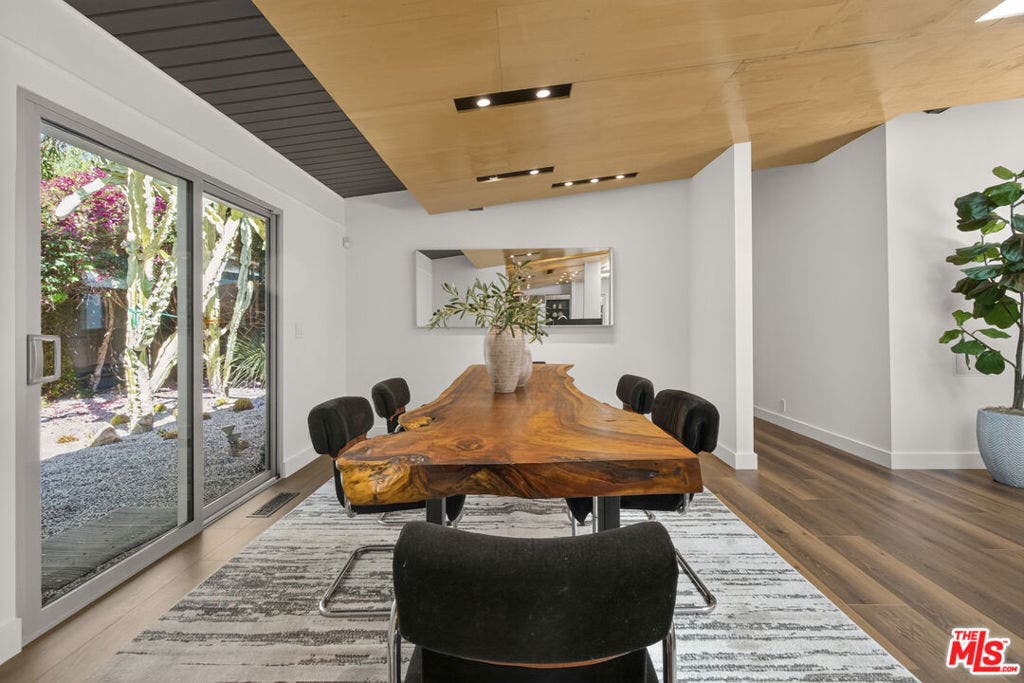 2538 Hutton Drive, Beverly Hills, CA 90210 2538 Hutton Drive, Beverly Hills, CA 90210