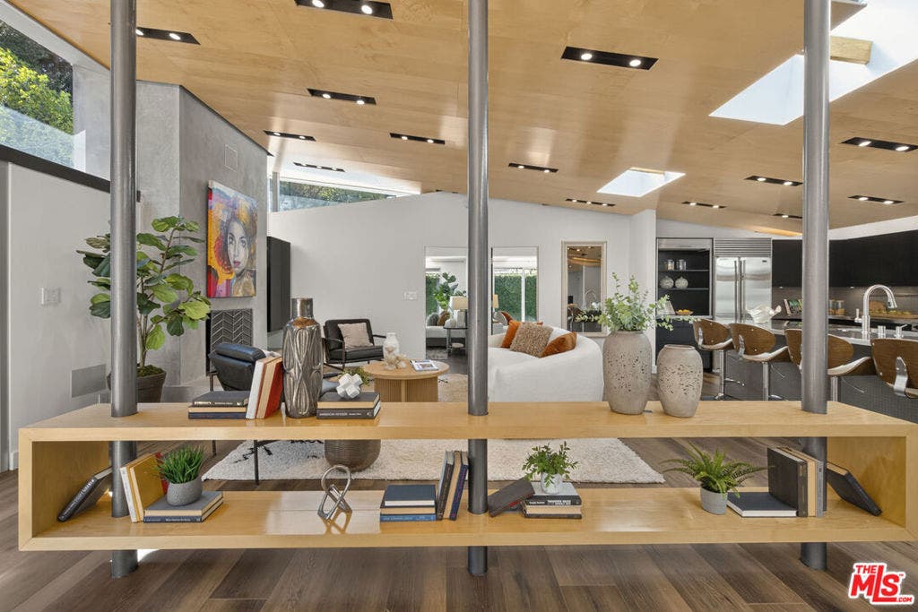 2538 Hutton Drive, Beverly Hills, CA 90210 2538 Hutton Drive, Beverly Hills, CA 90210
