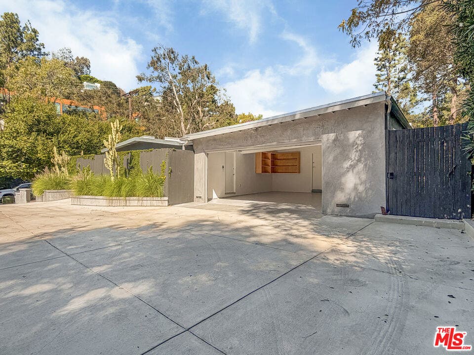 2538 Hutton Drive, Beverly Hills, CA 90210 2538 Hutton Drive, Beverly Hills, CA 90210