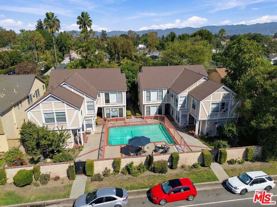 Property photo for 11747 Moorpark Street, Studio City, CA