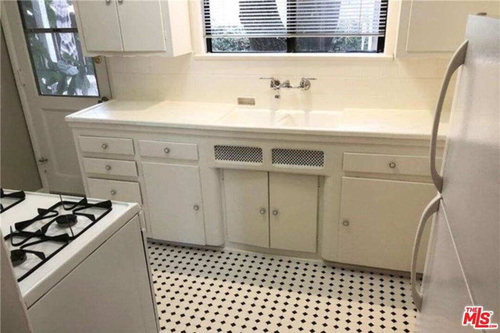 11747 Moorpark Street, Studio City, CA 91604 Original kitchen with gas rang