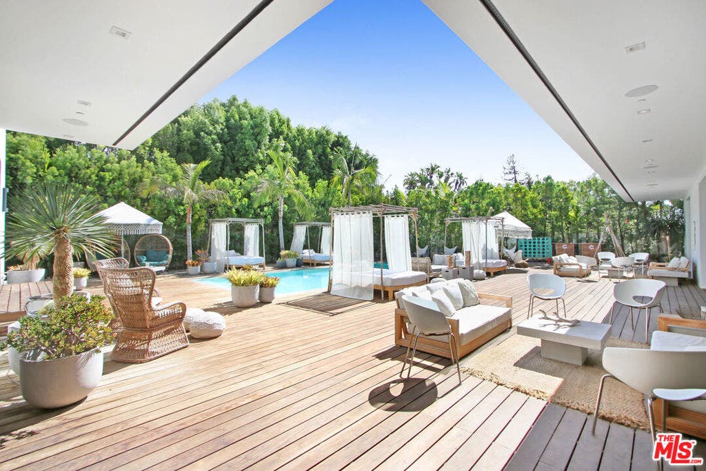 9570 SUNSET Boulevard, Beverly Hills, CA 90210