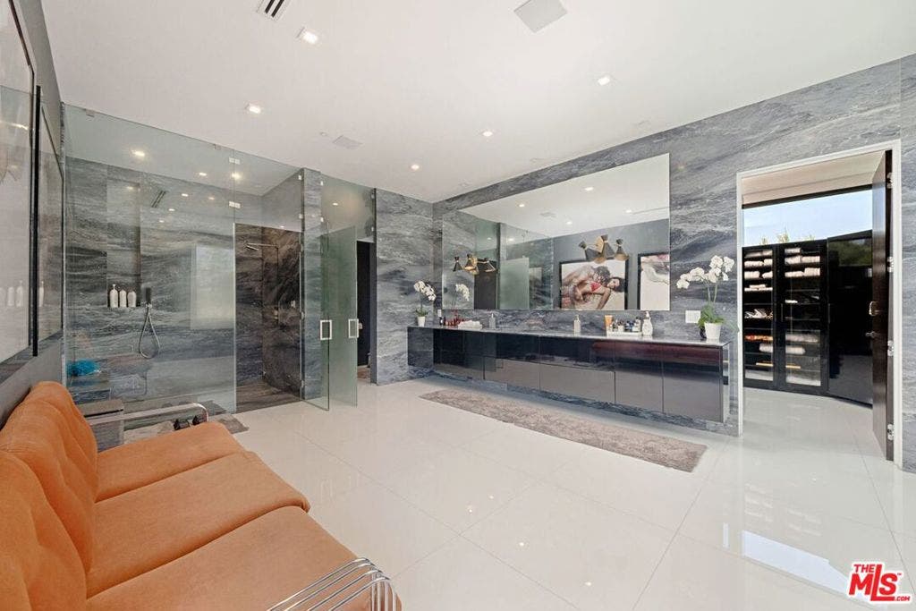 9570 SUNSET Boulevard, Beverly Hills, CA 90210