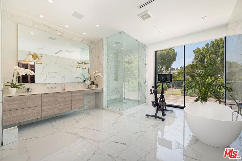 9570 SUNSET Boulevard, Beverly Hills, CA 90210