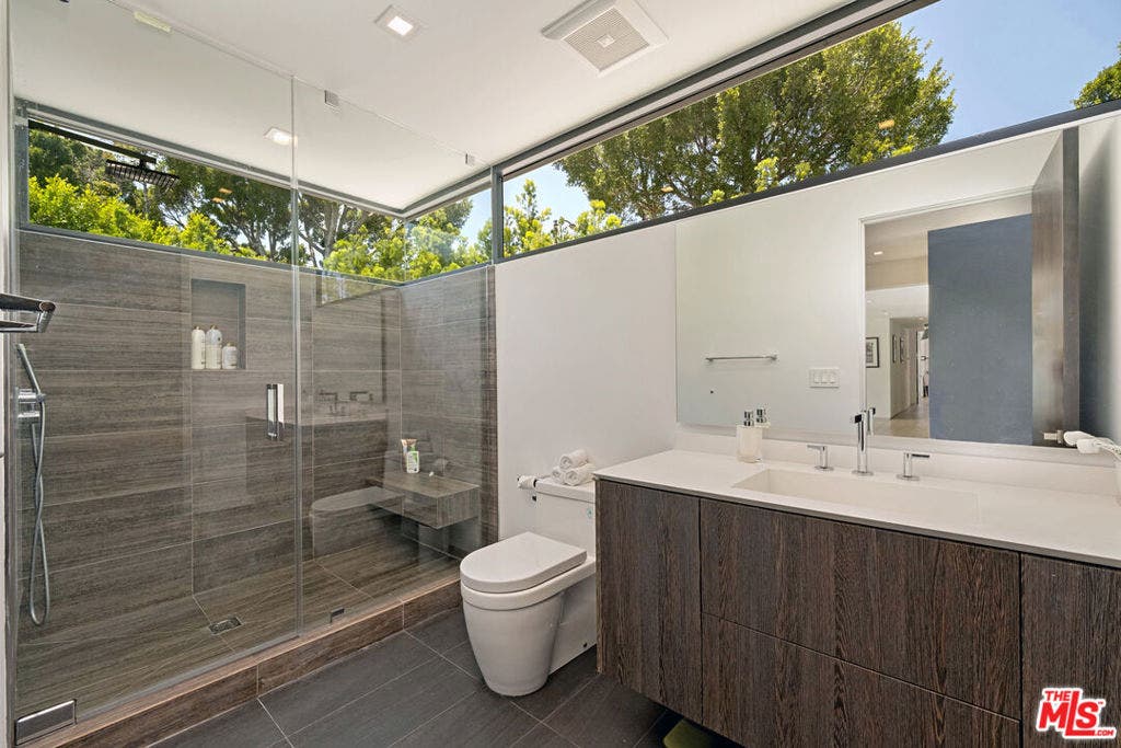 9570 SUNSET Boulevard, Beverly Hills, CA 90210