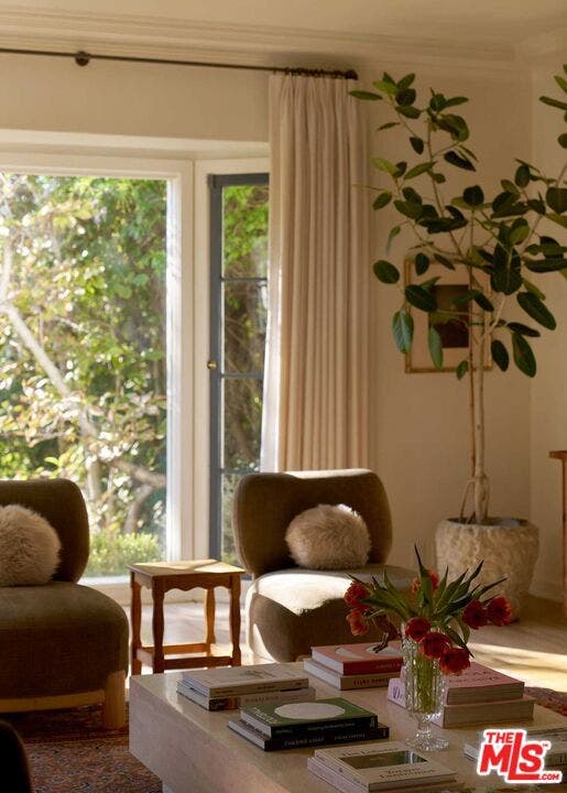 638 N Cherokee Avenue, Los Angeles, CA 90004 638 N Cherokee Avenue, Los Angeles, CA 90004